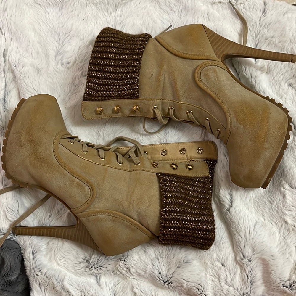 Pre owned shoe dazzle size 7 US